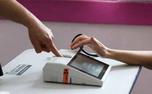 Eleitor sem biometria pode votar no segundo turno das eleições