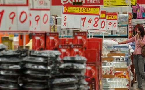 Mercado eleva previsão da inflação para 4,36% este ano