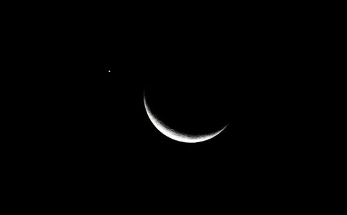 Fenômeno de planetas alinhados com a Lua pode ser observado a olho nu