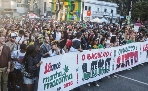 Marcha em São Paulo pede legalização da maconha