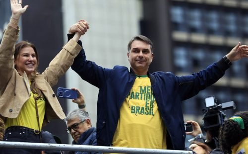 Flávio Bolsonaro propõe enxugar Estado e endurecer ações de segurança