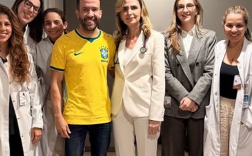 André Janones recebe alta e deixa hospital em São Paulo