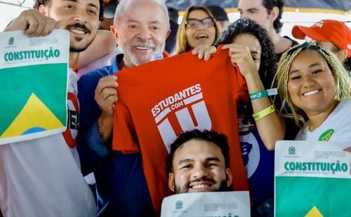 Lula garante versão universitária do “Pé de Meia” caso seja reeleito