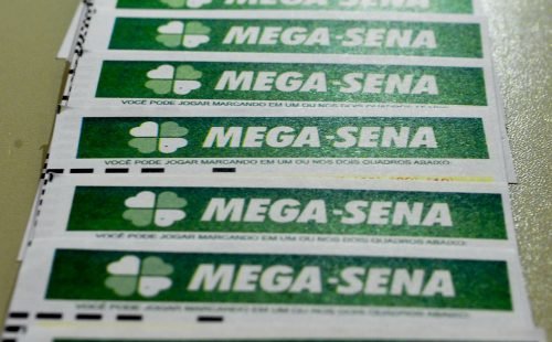Mega-Sena acumula para R$ 100 milhões; confira os números sorteados