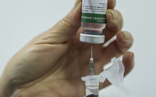 Estado do Rio tem postos volantes para ampliar vacinação contra gripe