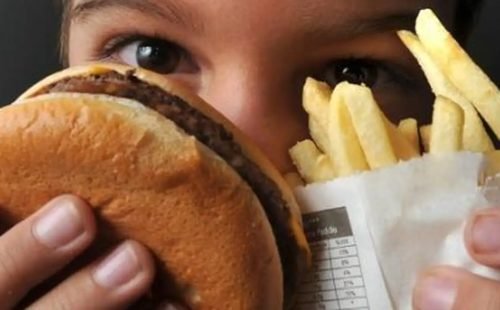 OMS lança guia para enfrentar obesidade em crianças e adolescentes