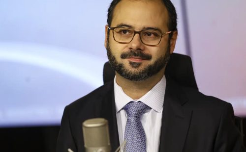 Governo avalia aumento de contratação pelo MEI com o fim da 6x1