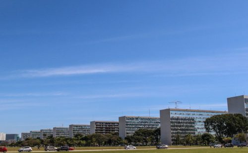 Senado aprova reajuste salarial de servidores federais