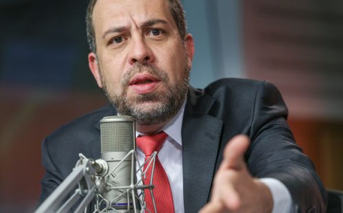 “Negociamos com os caminhoneiros”, diz Boulos sobre greve da categoria