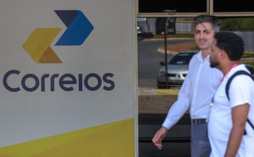 TST suspende julgamento de dissídio da greve dos Correios