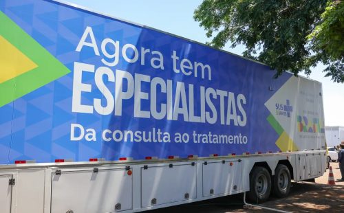 Agora Tem Especialistas lança em Manguinhos carreta de saúde da mulher