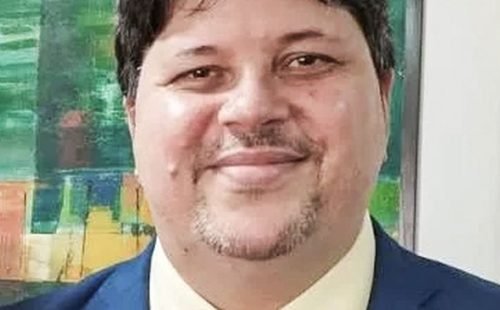 Jornalista brasileiro crítico a Milei é deportado da Argentina