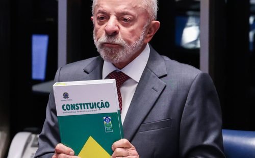 Lula faz campanha em MG e celebra fim da jornada 6x1