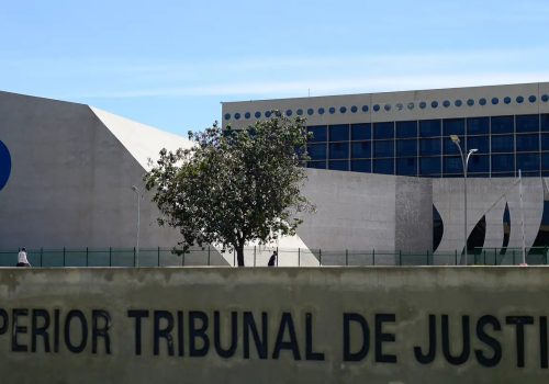 PF prende prefeito de Palmas por vazamento de investigação sigilosa
