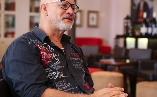 Escritor Joaquim Arena preenche vazios de Europa negra invisibilizada