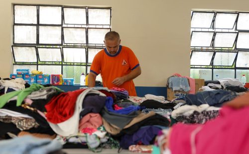 Governo anuncia R$ 60 milhões para reconstrução de escolas em MG