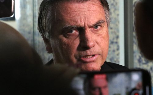 Defesa diz que Bolsonaro não tinha conhecimento sobre vídeo de Eduardo