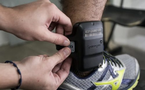 PM relata ao STF troca do carregador da tornozeleira de Bolsonaro