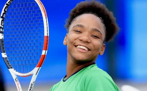Vitória Miranda é eleita a melhor tenista jovem da temporada 2025