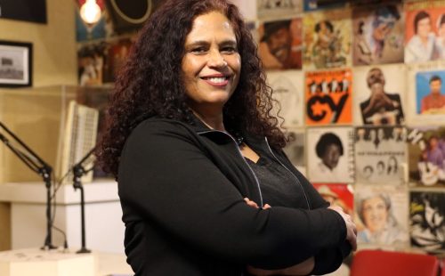 Beatriz Arcoverde, da EBC, vence categoria do Prêmio Mulheres Raras