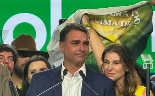 Flávio usou jatinho ligado à Vorcaro em viagem em 2025, diz revista